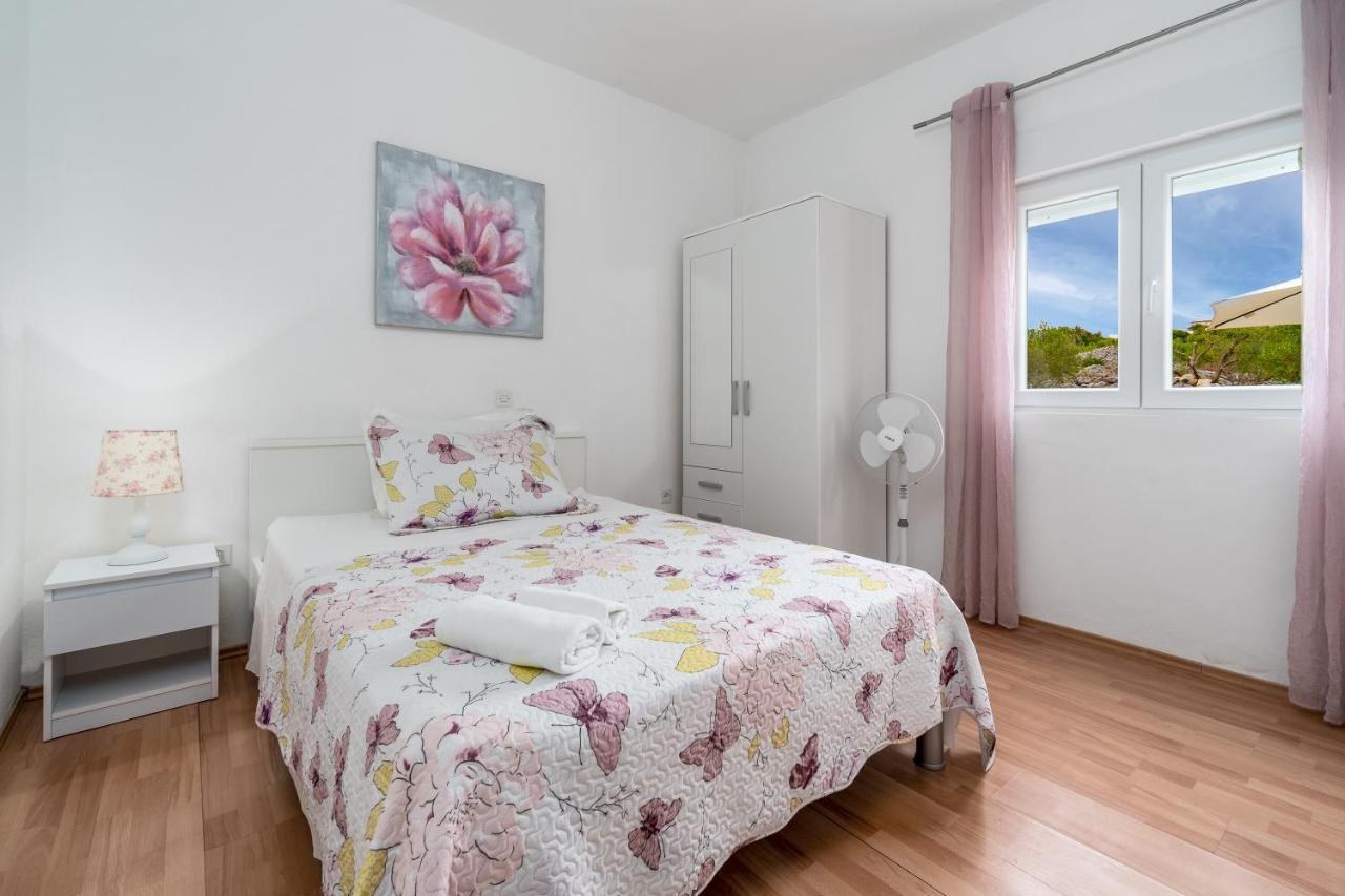 Holiday House Josip Razanj Exterior photo